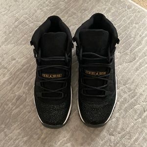 Air Jordan 11 Retro - Heiress Black Stingray